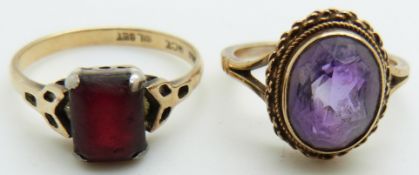 A 9ct gold ring set with an amethyst and a 9ct gold and silver ring 5.1g