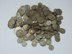 Approximately 929g of pre-1947 UK coinage together with 50g of pre-1920 examples including
