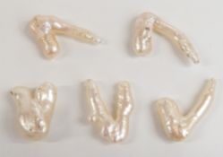 Five baroque pearls, 8.5g