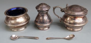 Modern hallmarked silver three piece cruet set with blue glass liners, Birmingham 1978, maker R E