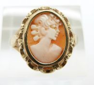 A 9ct gold ring set with a cameo, 3.2g, size Q
