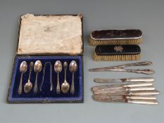 Mappin and Webb cased set of six hallmarked silver teaspoons and tongs, weight 92g together with a