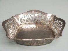 George V hallmarked silver pierced and shaped basket, Birmingham 1926 maker Spurrier & Co, width