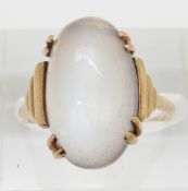 Art Deco 9ct gold ring set with a large moonstone cabochon, 4.35g