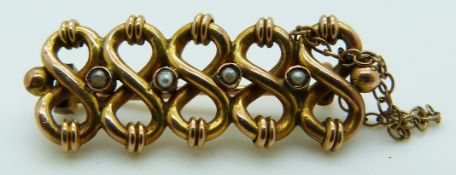 Victorian brooch set with seed pearls, 2.6g