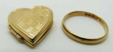 A 9ct gold heart locket 4g and an 18ct gold wedding ring / band 2.3g