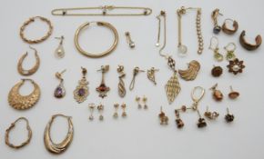 A collection of 9ct gold earrings, 29.6g