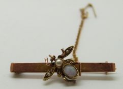 Edwardian 9ct gold brooch set with an opal and seed pearls in the form of a fly/ insect
