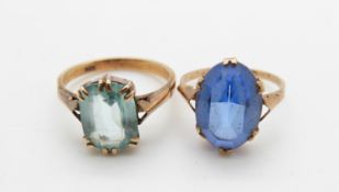 Two 9ct gold rings, one set with aquamarine the other with glass, 5.9g