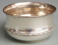 George V hallmarked silver sugar bowl, London 1923 maker Josiah Williams & Co, diameter 9cm weight