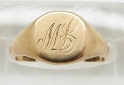 A 9ct gold signet ring,3.4g