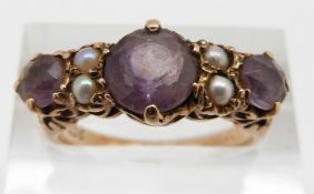 A 9ct gold ring set with amethysts and pearls, 3.5g, size Q