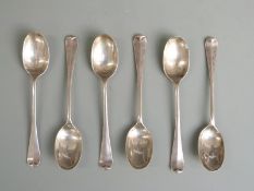 Six hallmarked silver rat tail teaspoons, London 1904/5 maker William Hutton & Sons Ltd, length 13cm