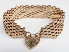 A 9ct gold gate bracelet with 9ct gold padlock clasp, 29.2g