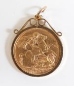 1900 gold full sovereign in 9ct gold pendant mount, 9.77g