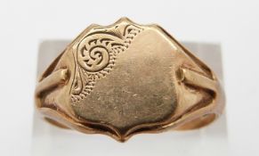 A 9ct gold signet ring, 7.6g, size Z