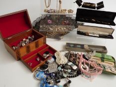 A collection of costume jewellery including agate earrings, vintage earrings, buttons etc