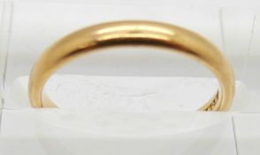 A 22ct gold wedding band/ring, Birmingham 1949, 3g, size J