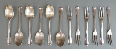 Set of 12 Victorian Goldsmiths & Silversmiths Co hallmarked silver Hanovarian rat tail pattern