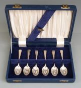 Cased set of six Victorian hallmarked silver teaspoons, London 1870 maker Josiah Williams & Co,