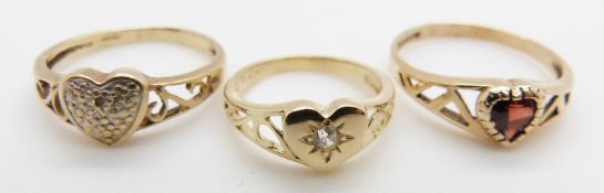 Three 9ct gold rings in the form of hearts, 3.7g