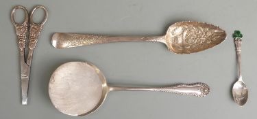 George V hallmarked silver circular server spoon, London 1912 maker Josiah Williams & Co., length