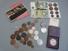 Two Victorian crowns comprising 1890 Jubilee and an 1896 veiled head examples, together with a small