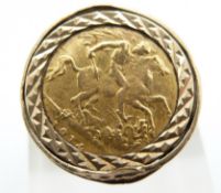A 1914 gold half sovereign set into a 9ct gold ring, 8.5g, size M