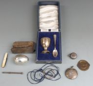 Victorian hallmarked silver novelty jewellery case formed as an egg with velvet interior, marked