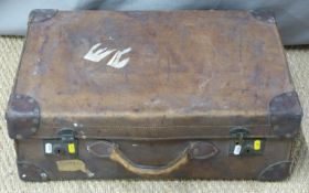 Leather suitcase with GWR label, W61 x D38 x H20cm