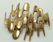 Ivan Tarratt 9ct gold brooch by Ernest A Blyth in a modernist design,  Birmingham 1968,  4 x 3.5cm