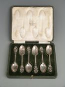 Cased George V Mappin & Webb set of six hallmarked silver teaspoons, London 1918, weight 79g