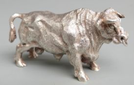 Modern hallmarked silver novelty miniature model of a bull, London 1997 maker's mark JS&MJ, length