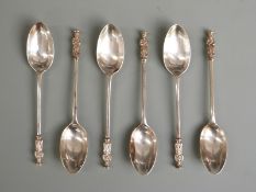 Set of six Victorian hallmarked silver apostle spoons, London 1860 maker Josiah Williams & Co,