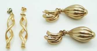 Two pairs of 9ct gold earrings, 7.2g