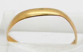 Victorian 22ct gold wedding band, Birmingham 1883, in original Stroud box, 1.2g, size N