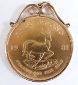 1981 1oz Krugerrand in 9ct gold pendant mount, 37g