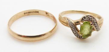 Two 9ct gold rings, one set with peridot and diamonds, 3.8g