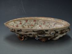 19thC Japanese Satsuma bowl with figural decoration within and applied shell/limpet decoration to