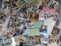 Television and radio related autographs including Bonnie Tyler, Sarah Kennedy, Vanessa Feltz and