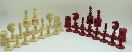 19th/20thC turned bone chess set, probably Staunton, height of king 8.5cm