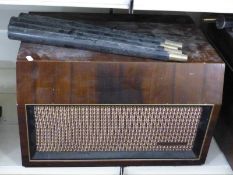 Dynatron portable speaker unit with detachable legs