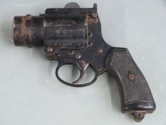 Webley & Scott Model M 1.5 inch flare/ signal pistol with chequered grip and 4.25 inch barrel,