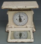 Jarasco person-weighing scales with tilt out mirror to view dial