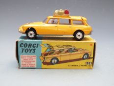 Corgi Toys diecast model Citroen Safari ID 19 with yellow body, luggage to roof and safari decals,