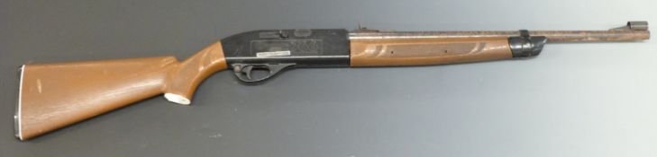 Crossman 766 .177 air rifle with chequered composite semi-pistol grip and forend and adjustable