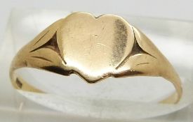 A 9ct gold heart signet ring, size O, 1.15g.