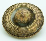 Victorian Etruscan Revival brooch with wirework and sphere design verso glass compartment, 3.3cm