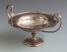 Edward VII hallmarked silver twin handled tazza or centrepiece, London 1907 maker's mark indistinct,