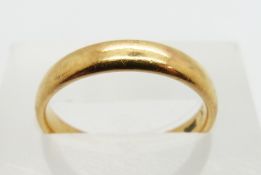 A 22ct gold ring/ wedding band, 3.9g, size K